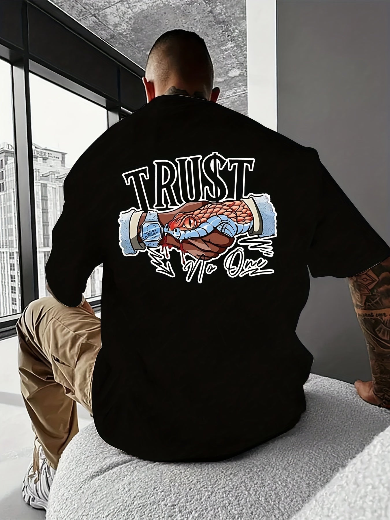 Graphic T-Shirt (trust no one)